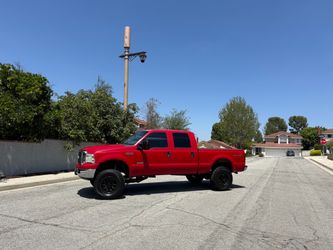 Ford F-250 Super Duty Crew Cab Lifted Truck