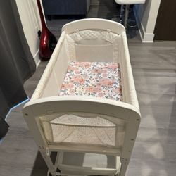 Arms Reach Cambria Co-sleeper bassinet