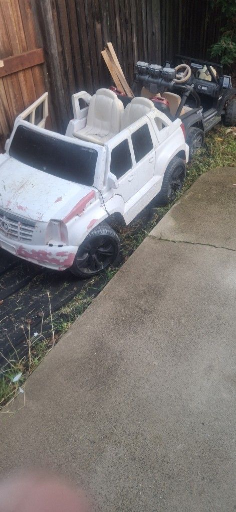 Cadillac Truck With Battery N Charger