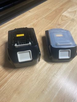 2 Makita Batteries like new