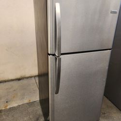 Frigidaire Stainless steel 20 cu ft 30 in w by 69 high excellent condition