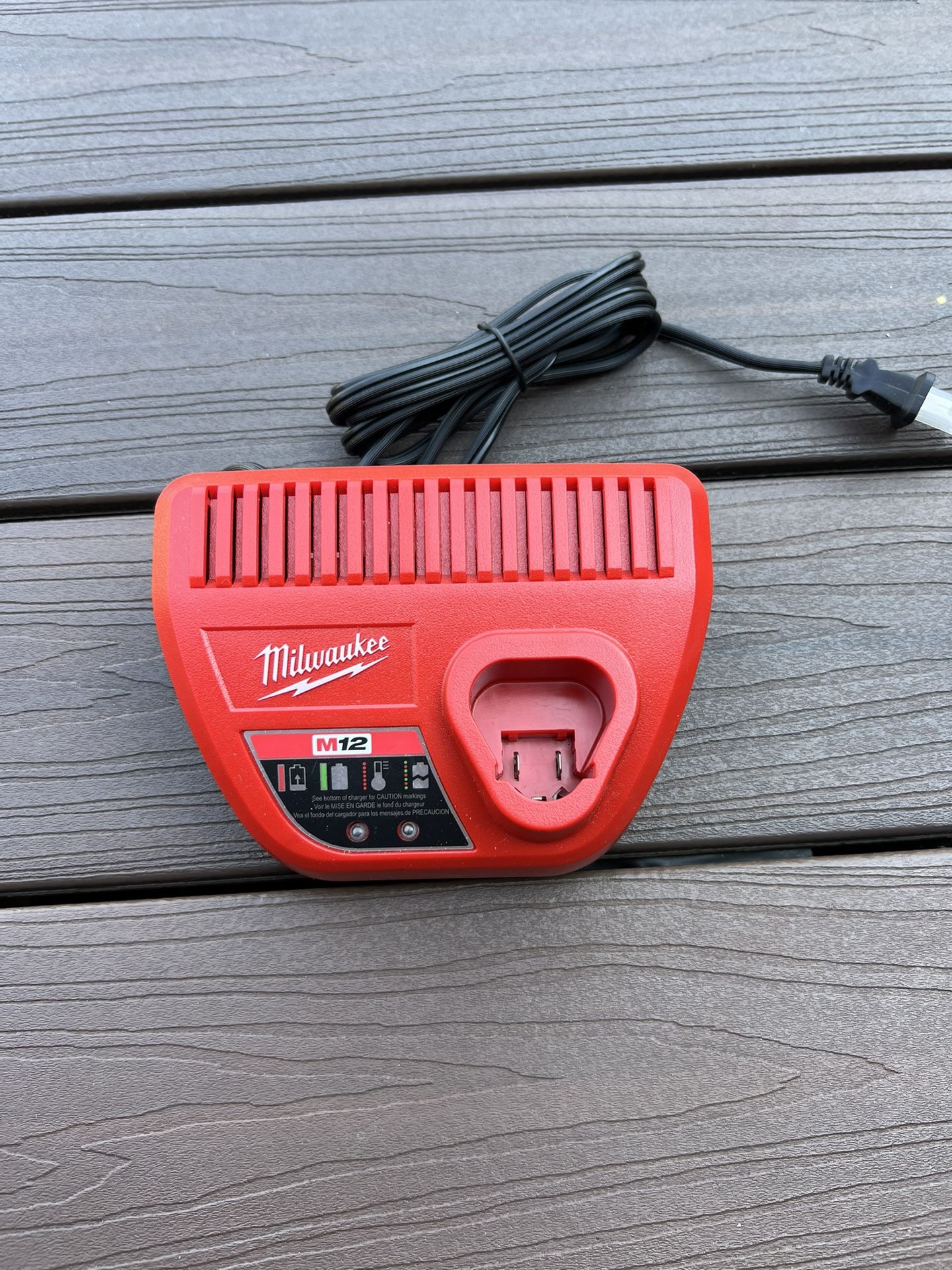Milwaukee M12 Charger