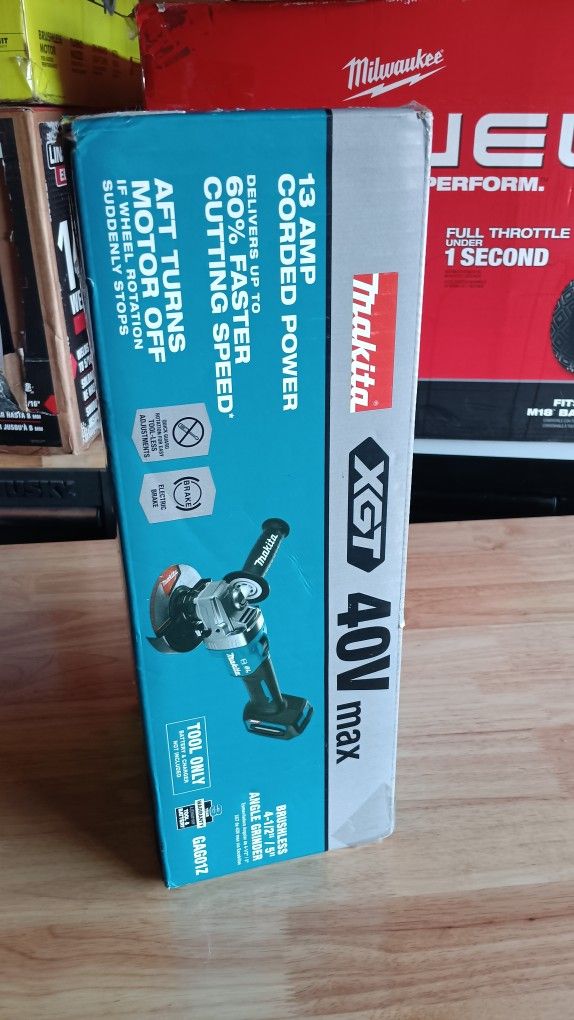 Best SellerECHO20 in. 490cc Gas 2 Stroke Cycle Chainsaw