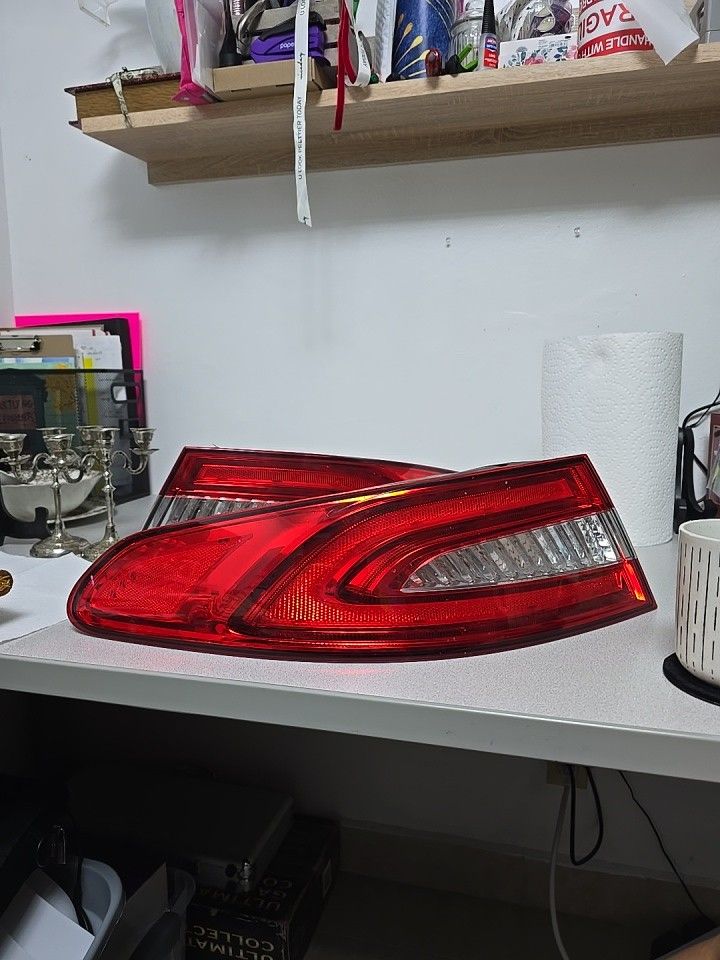 Jaguar Xf Saloon 2012-2015 Facelift Rear Tail Light On Body (Passenger Side)