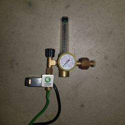 Titan Controls CO2 Regulator

