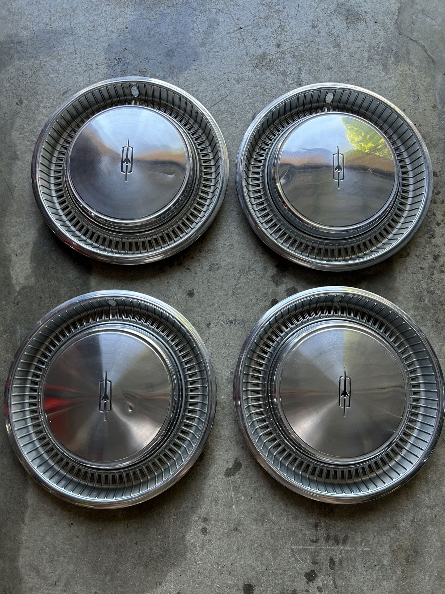 Oldsmobile 70's Hubcaps