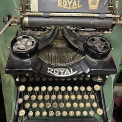 Antique Typewriter 