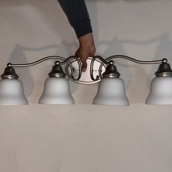 4 Light Bathroom Vanity 