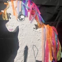 Pinata Pony Size 29x20 