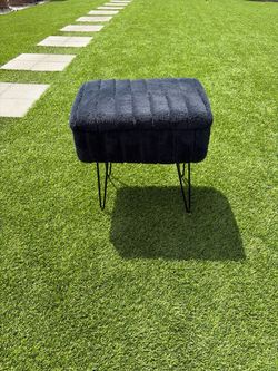 Ottoman/stool