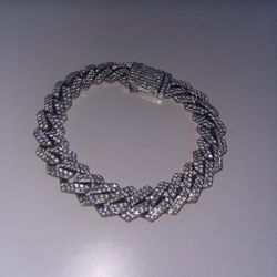 Iced Out Moissanite 12MM Cuban Bracelet (VVS1 Clarity, 8.00 Ct - 9.00 Ct)