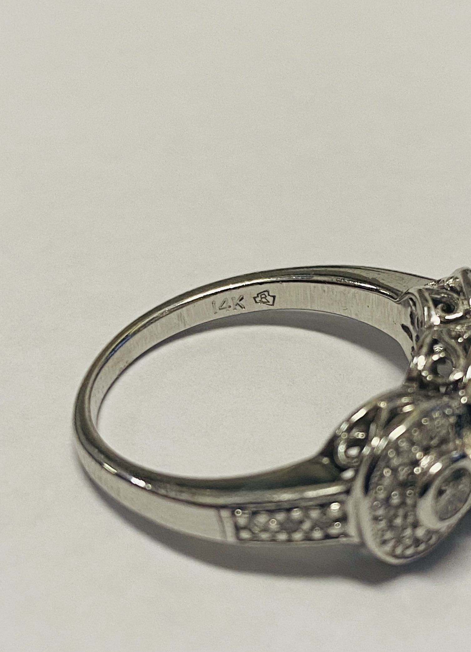 14K White Gold Round Cut Diamond Past Present Future Style