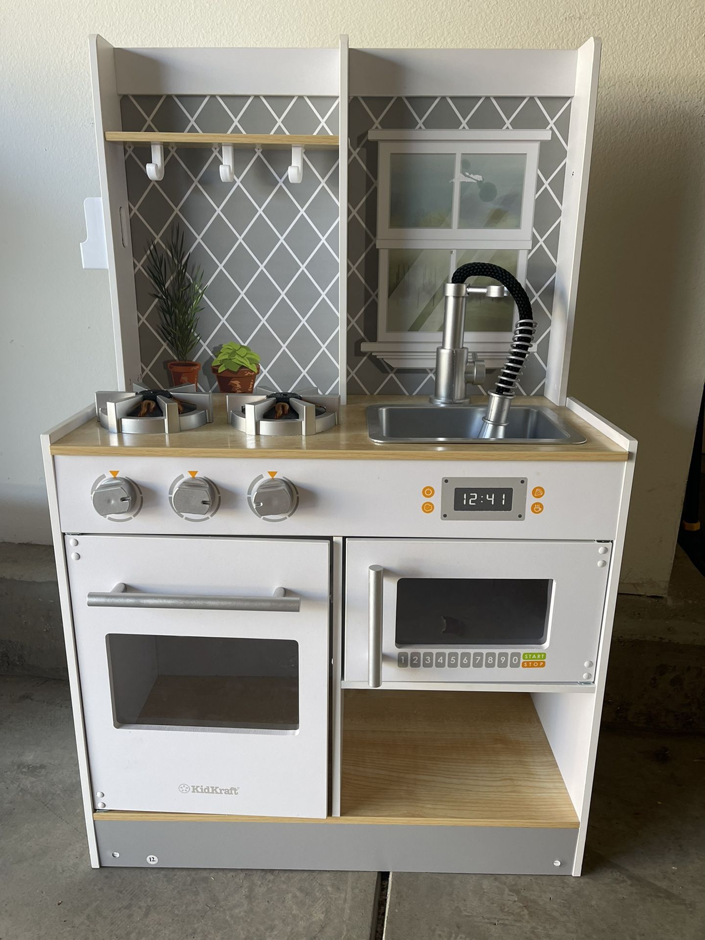 Toy Kitchen 