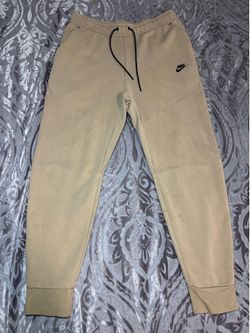 Nike Sportswear Tech Fleece Joggers Tan Men’s Size Large FB8002-247 Sand Beige