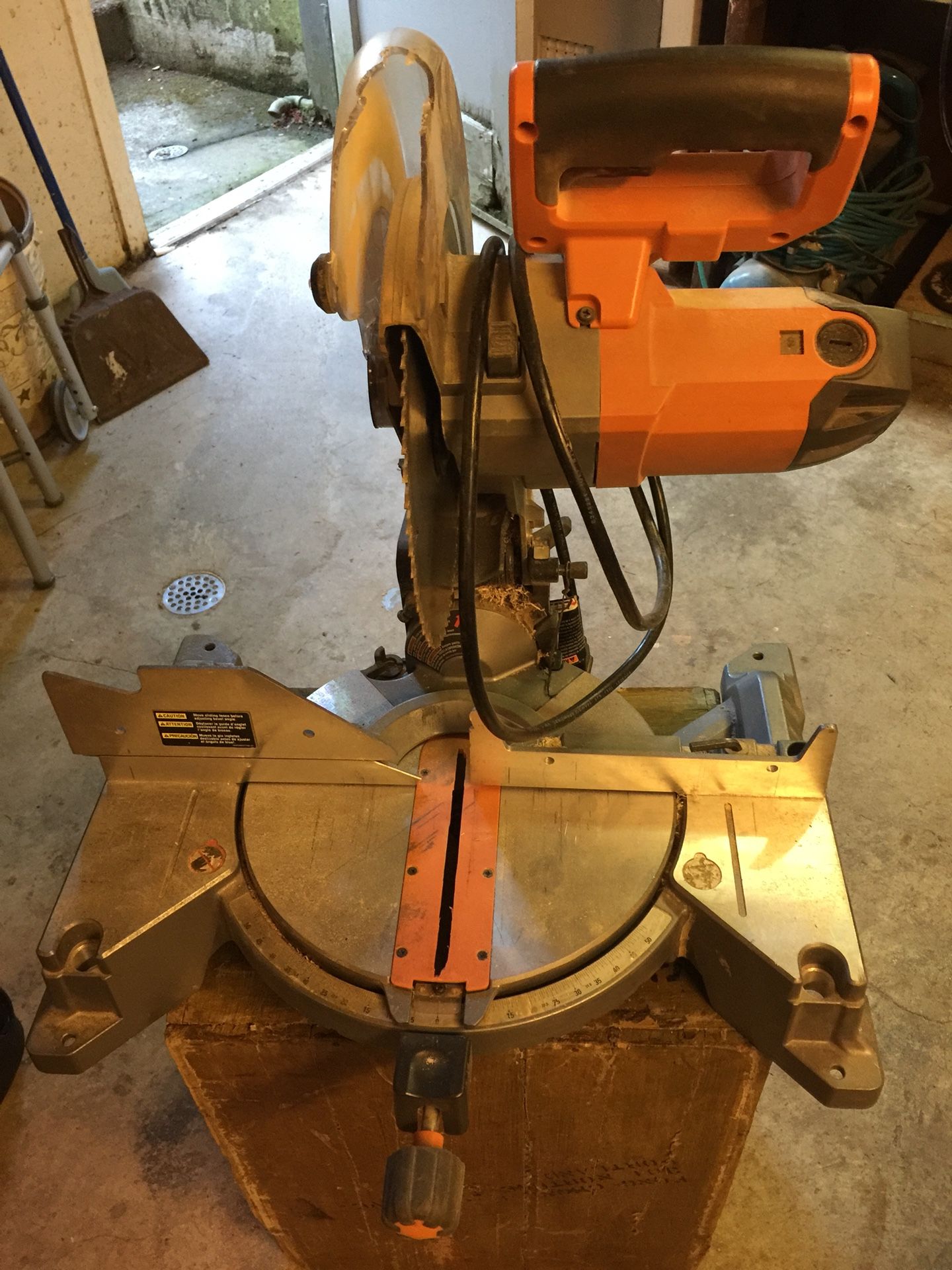 RIGID miter saw 10”