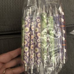 New pack of 40 Halloween pens different images on them all black ink