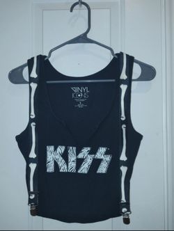Crop Top Kiss asking $7