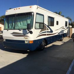 38’ Diesel Pusher RV Motorhome