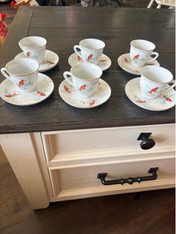 Set of tea cups