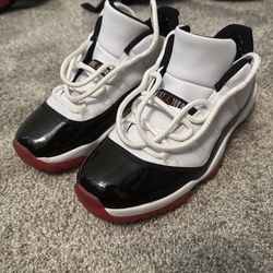 Jordan 11 Retro Low Concord Bred (M 9.5)