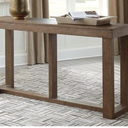 Console.  Hallway table. Side Table