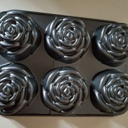 Rose Bud Mold Used Once $20 Firm