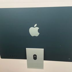 2021 Apple iMac (24-inch, Apple M1 chip with 8‑core CPU and 8‑core GPU, 8GB RAM.