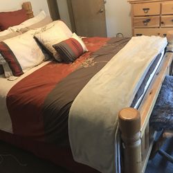 Classic wood bed (Paul Bunyan bed ) and matching dresser! Great shape come with matching end table