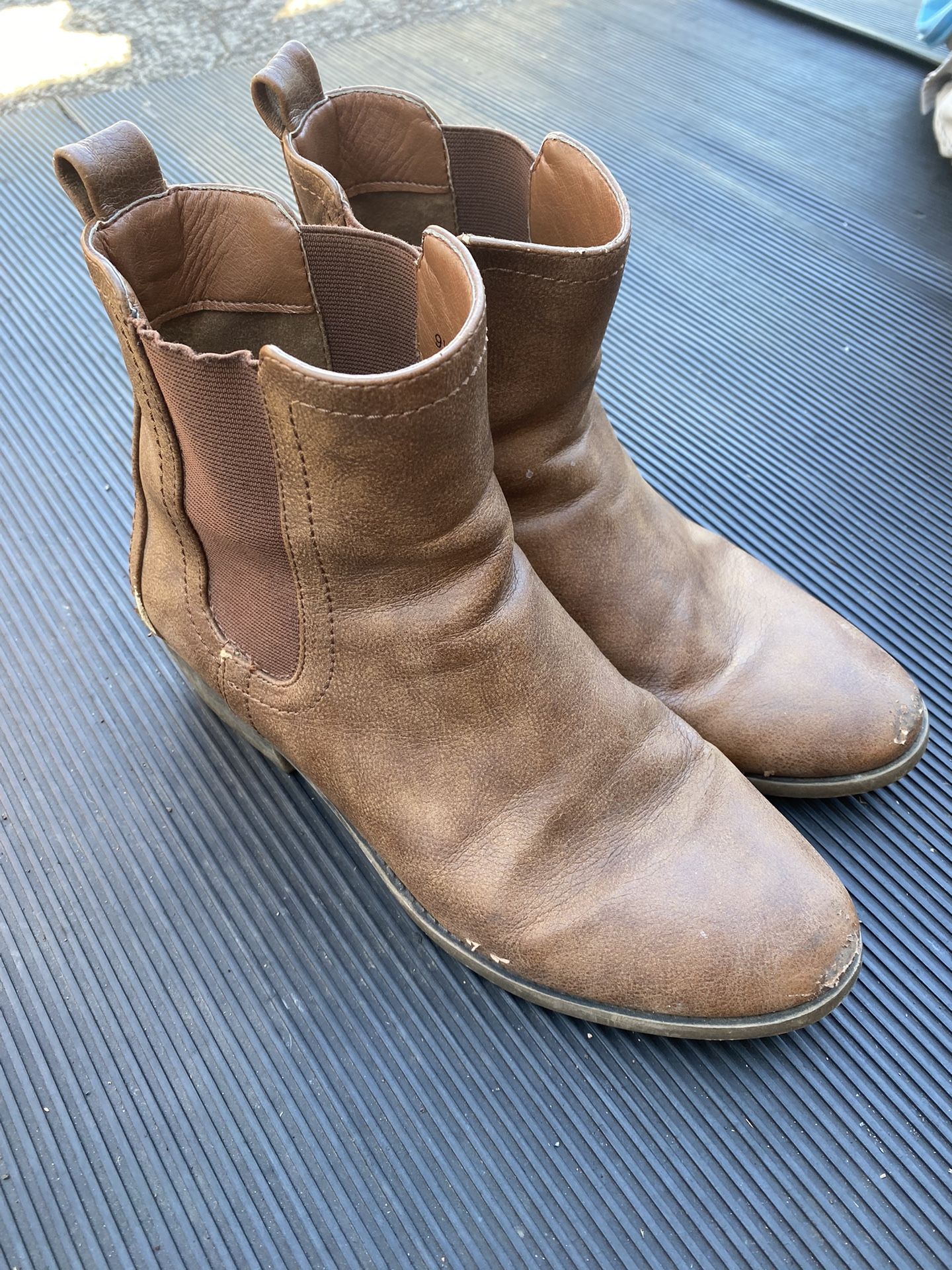 Size 9 1/2 Women’s Boots