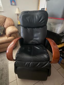 SHARPER IMAGE MASSAGE CHAIR