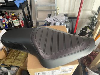 HARLEY 48 Seat
