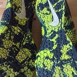 Women’s Nike flywire size 8