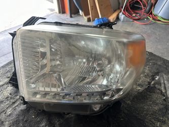 Driver Side Headlight For Tundra