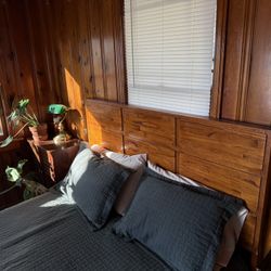 Mid Century Style Wood Queen Bedroom Set (dressers and side tables)