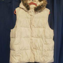 Old Navy XXL Puffer Vest with Faux Fur Hood - White with Zipper