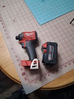 Milwaukee M18 FUEL Impact Driver with XC5.0 Battery
