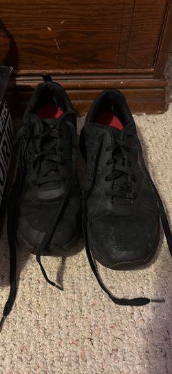 Non slip shoes size 11
