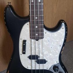 Fender JMJ Mustang Bass Like New