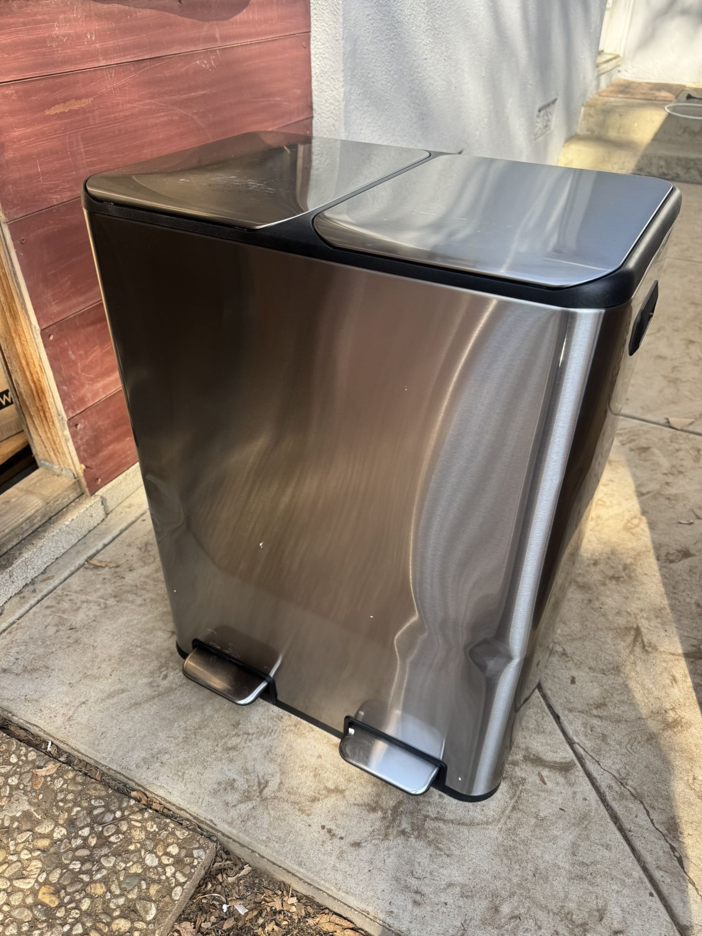 60 Gallon Double Trashcan