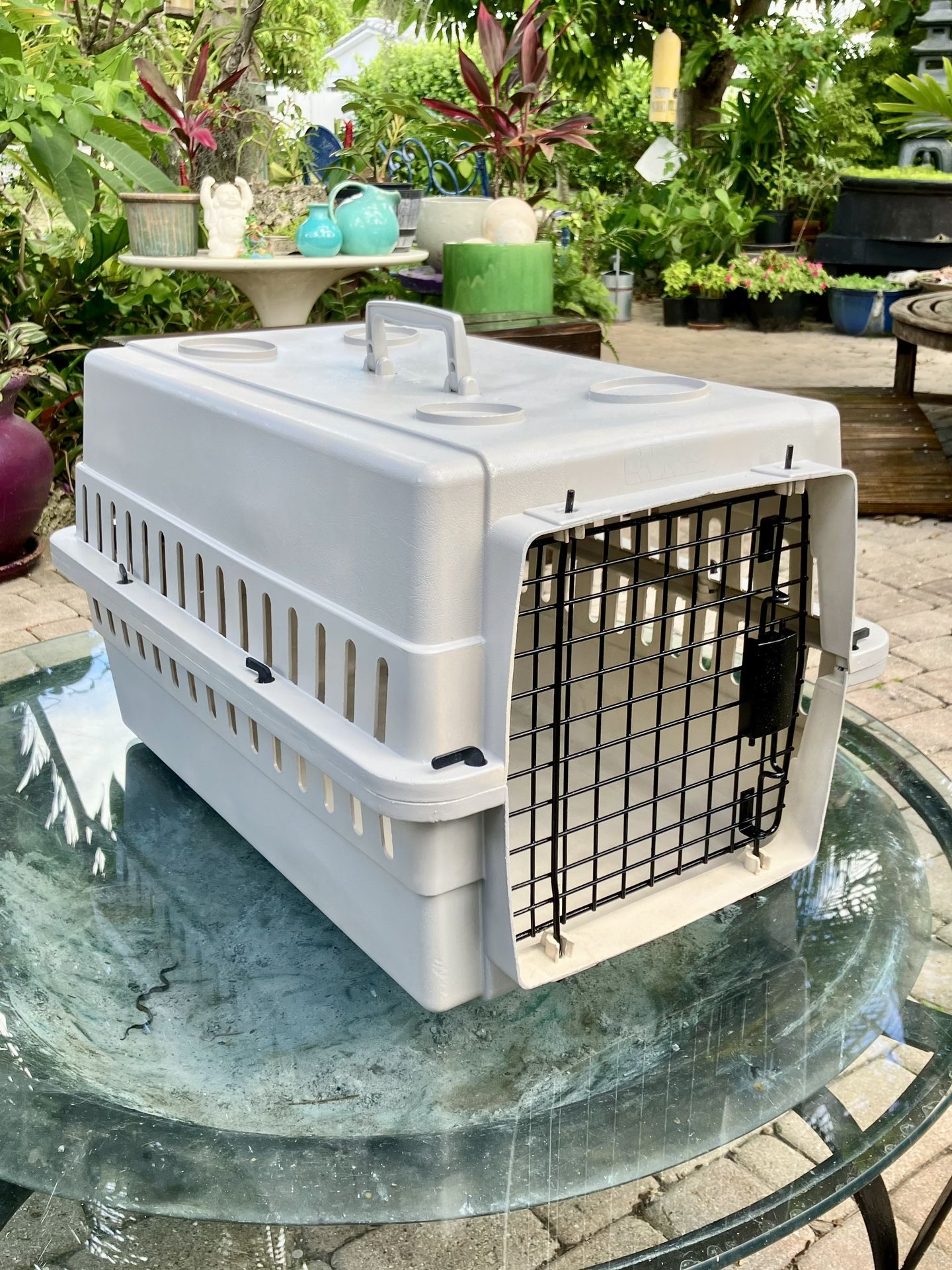 24” Dog Carrier: 24”L x 16 “W x 14.5”H
