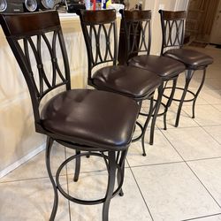 set of 4 new bar stool