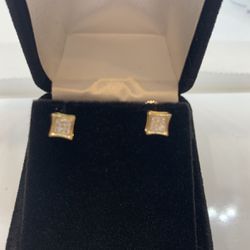 10 K Y Gold Diamond Earrings 