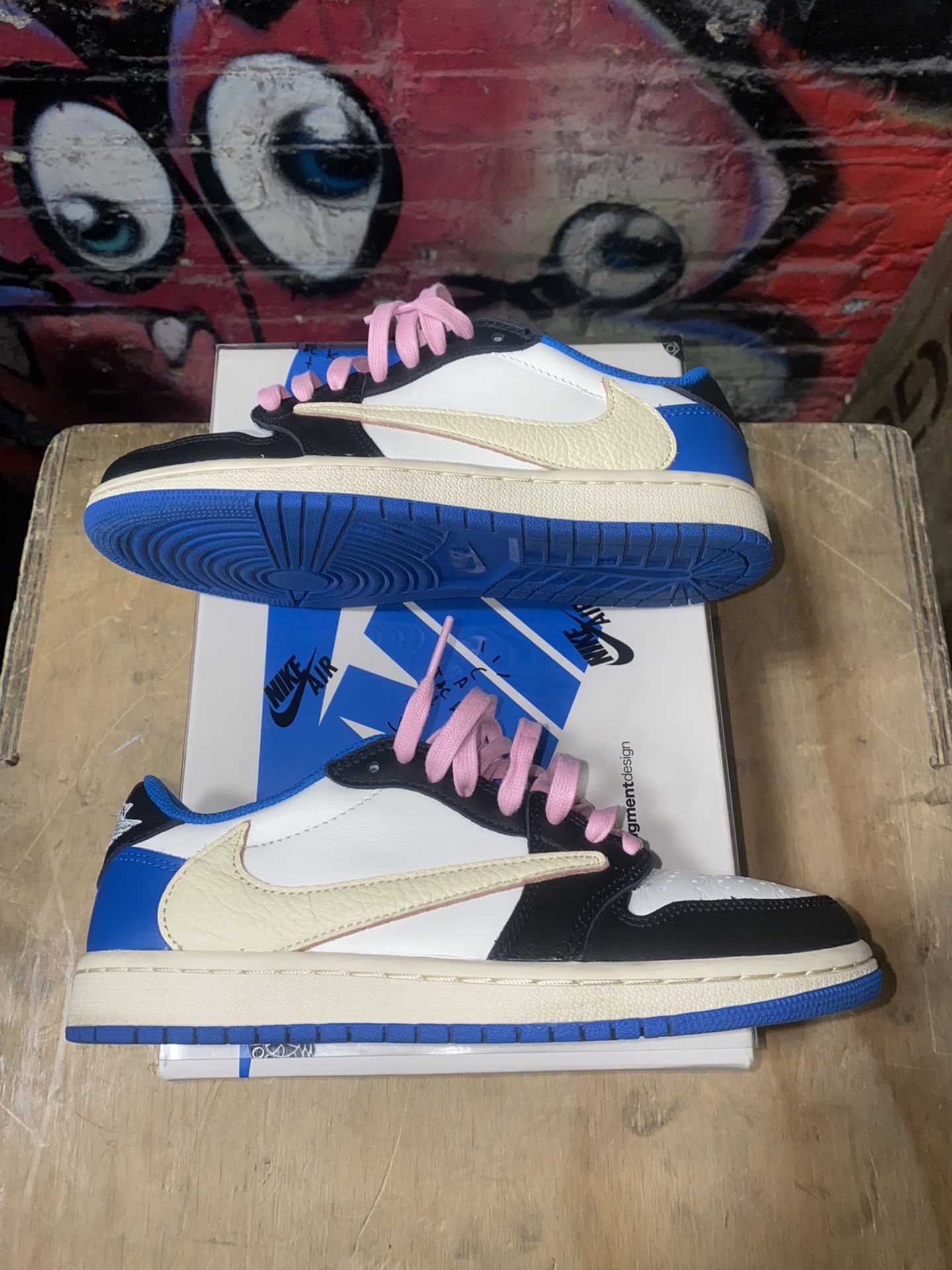 Air Jordan Low “Fragment Design X Travis Scott”