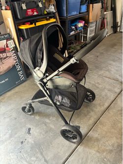Evenlflo Pivot foldable stroller combo