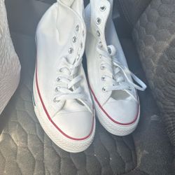 Brand New men’s Converse!!