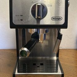 Delonghi Expresso Coffee Machine