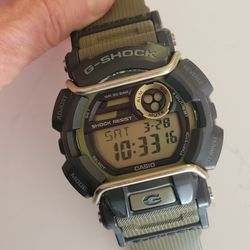Casio GD400 G-Shock Watch Chronograph  Resin Strap Military green Olive 
green. Pre-owned, perfect shape. Cosmetically 9.9 out of 10. 
Functionality 1