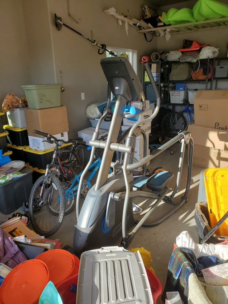 Elliptical Machine. Solid professional Model. AFG Pro 7.2 Ai Incline