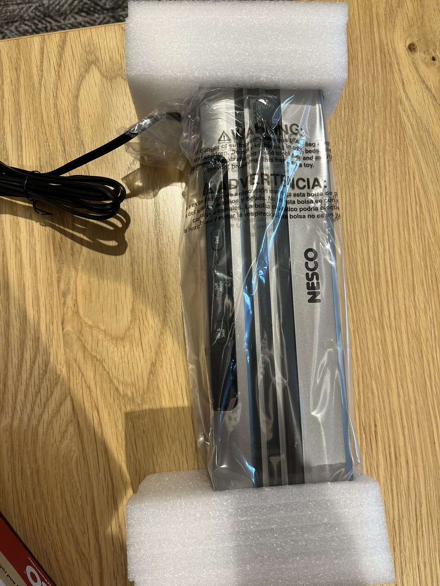 NESCO VS-74S Compact Vacuum Sealer