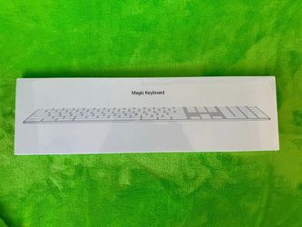 Apple Magic Keyboard  MQ052ll/A ~ Brand NEW!